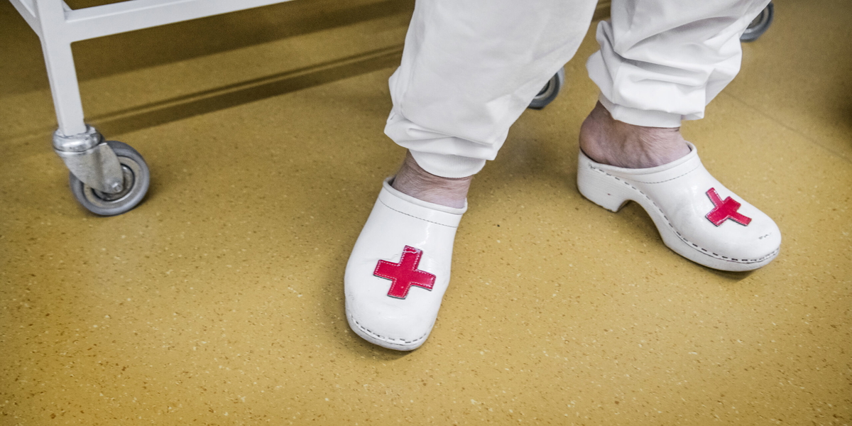 Många utrikesfödda jobbar i vården. Arkivbild.