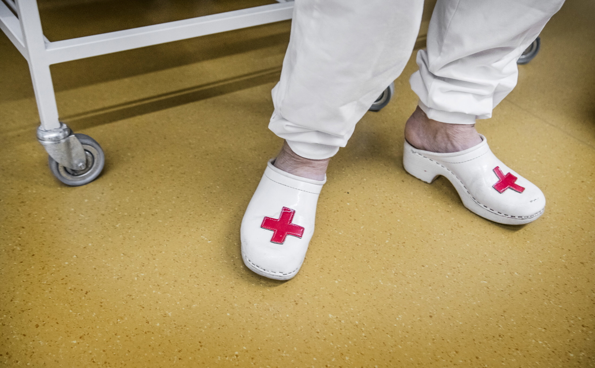 Många utrikesfödda jobbar i vården. Arkivbild.