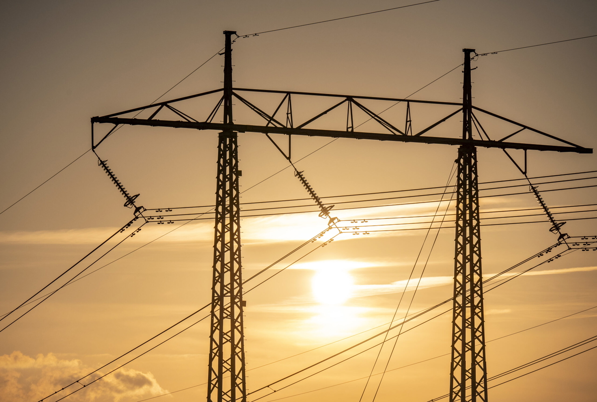 Trots det trögare tempot vill många stora elslukare in på nätet. Arkivbild.