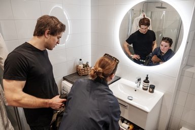 Paret Calle Göransson och Sara Tegström letar efter en lägenhet runt 50-60 kvadratmeter. Det är första gången de köper lägenhet tillsammans.