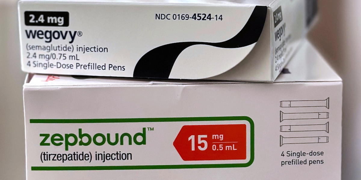 Novo Nordisks och Eli Lillys GLP-1-läkemedel mot fetma, dessa läkemedel finns även för behandling av diabetes, då under namnen Ozempic och Mounjaro. Nu verkar det som om de här läkemedlen också har en oväntad effekt på ADHD.