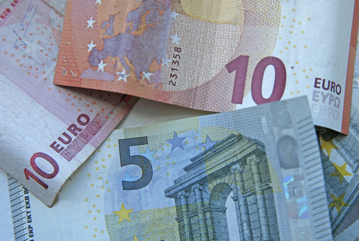 Stödet för euron som svensk valuta sjunker. Arkivbild.