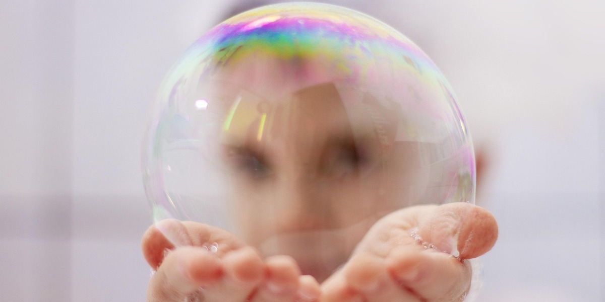 En stor såpbubbla. Har du funderat på vad som händer med ditt pensionssparande om AI-bubblan spricker?