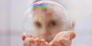 En stor såpbubbla. Har du funderat på vad som händer med ditt pensionssparande om AI-bubblan spricker?