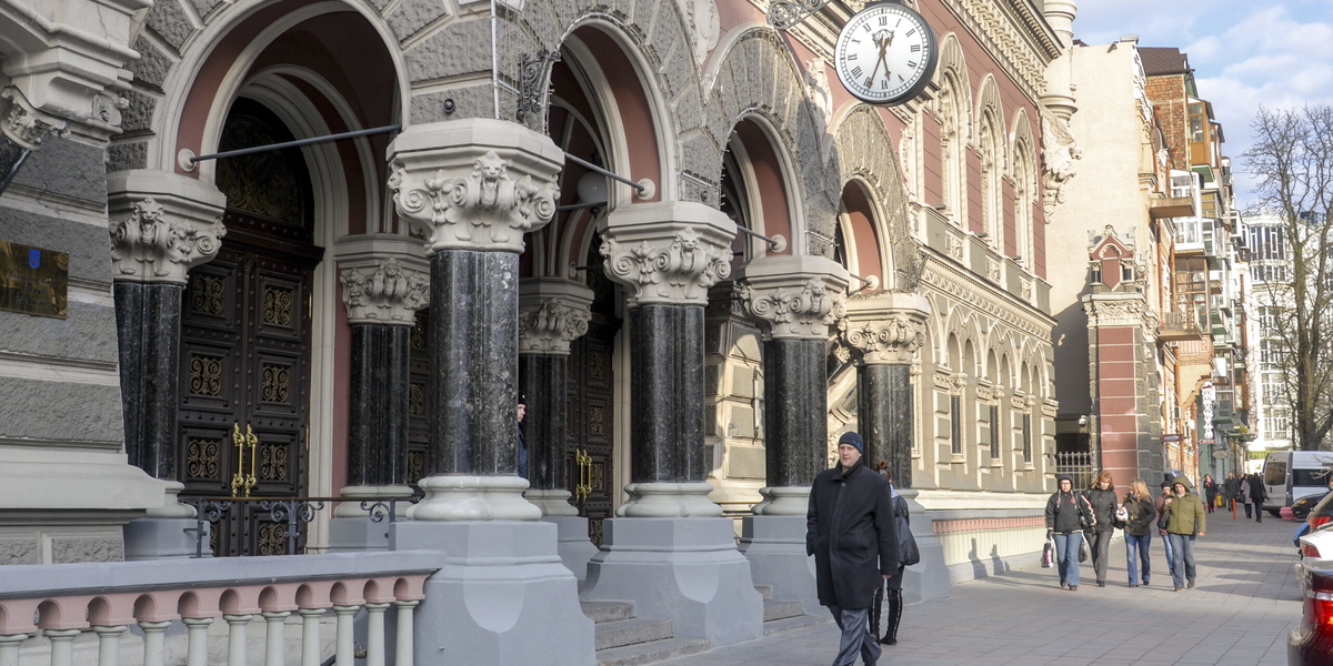 Ukrainas centralbank har varnat för att man snart kommer att behöva trycka nya pengar för direkta lån till regeringen. Arkivbild