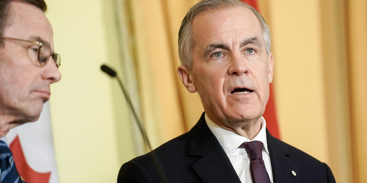 Ulf Kristersson och Mark Carney på den gemensamma presskonferensen i Oslo.