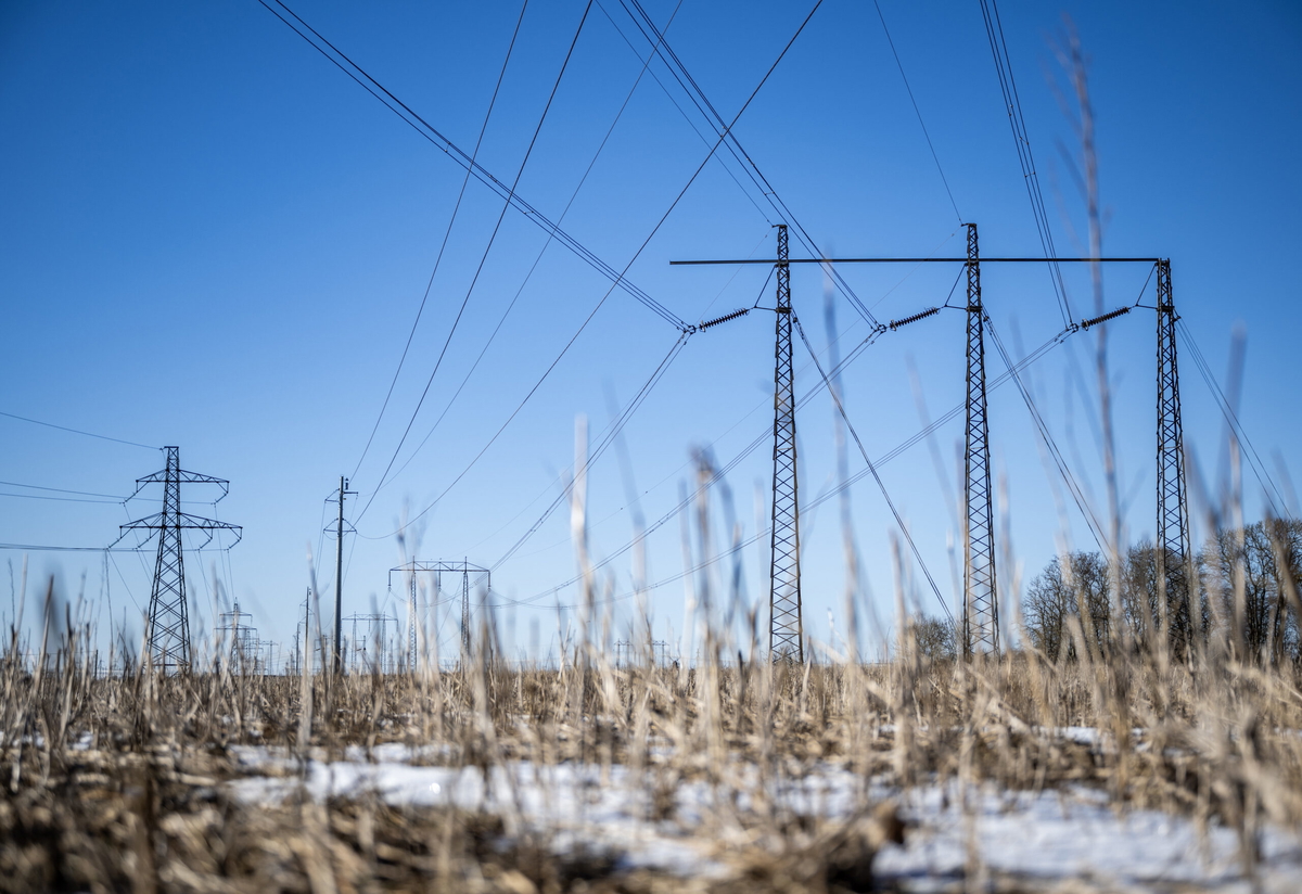 Varmare och sol bra för elpriset, men Irankriget överskuggar. Arkivbild.