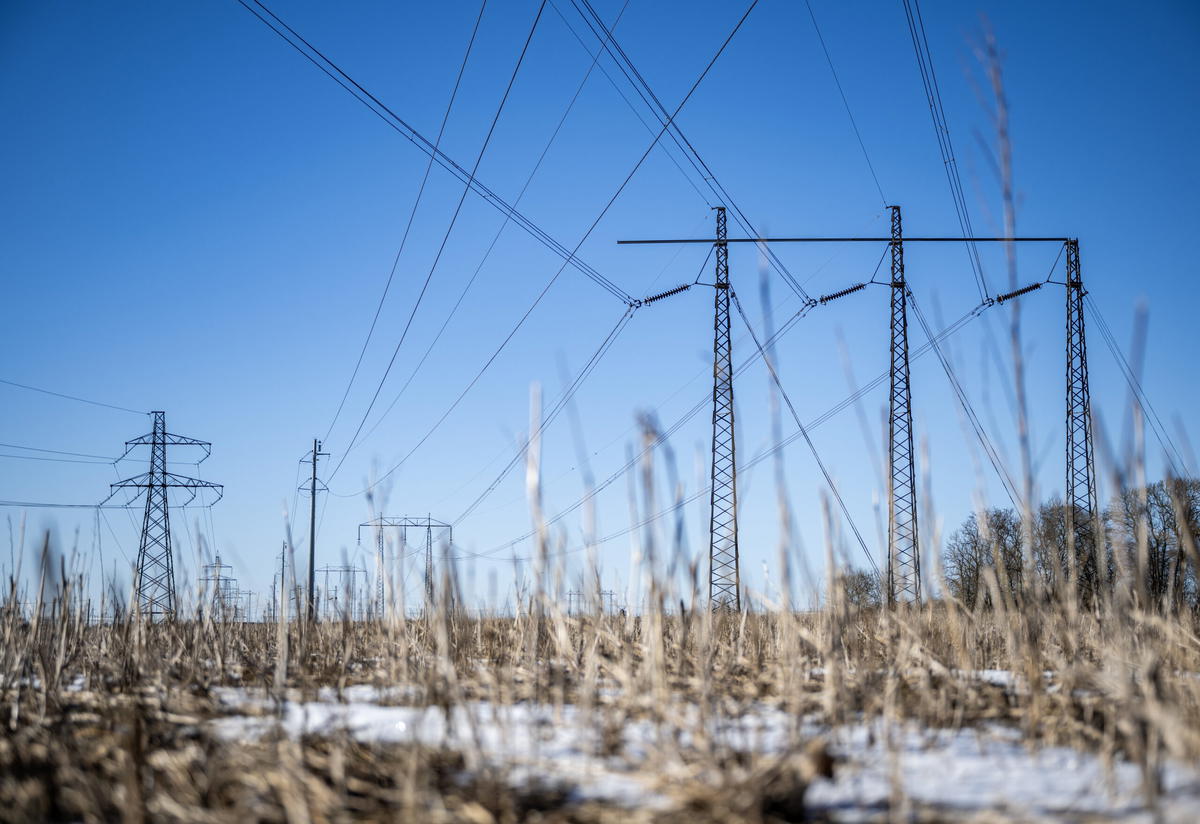 Varmare och sol bra för elpriset, men Irankriget överskuggar. Arkivbild.