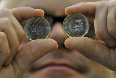 Den ungerska valutan har stärkts efter helgens val. Arkivbild.