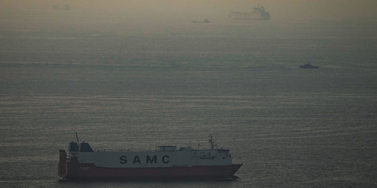 Ett fraktfartyg på väg mot Hormuzsundet.