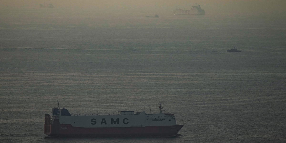 Ett fraktfartyg på väg mot Hormuzsundet.