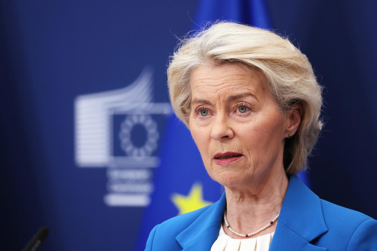 EU-kommissionens ordförande Ursula von der Leyen på en pressträff i Bryssel på måndagen.