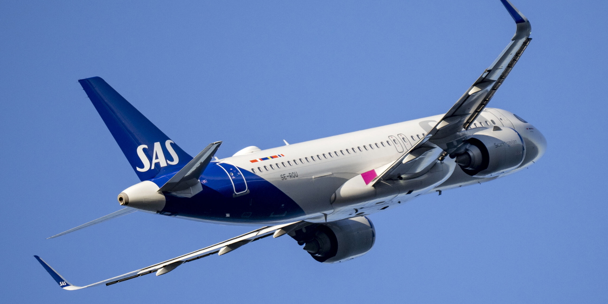 Fler tog flyget i mars. Arkivbild