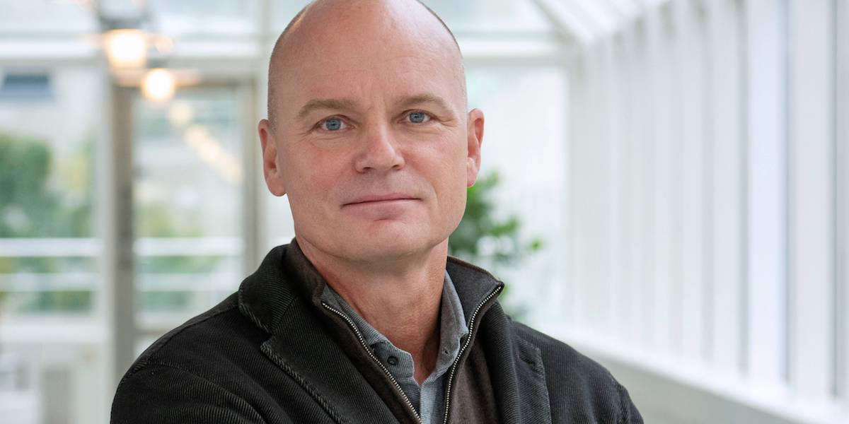 Håkan Svärdman, pensionsexpert på Folksam, förklarar varför dagens pensioner har blivit lägre än vad som utlovades år 1999 när nuvarande pensionssystem sjösattes och han har åsikter om vad som behövs för att höja dem.