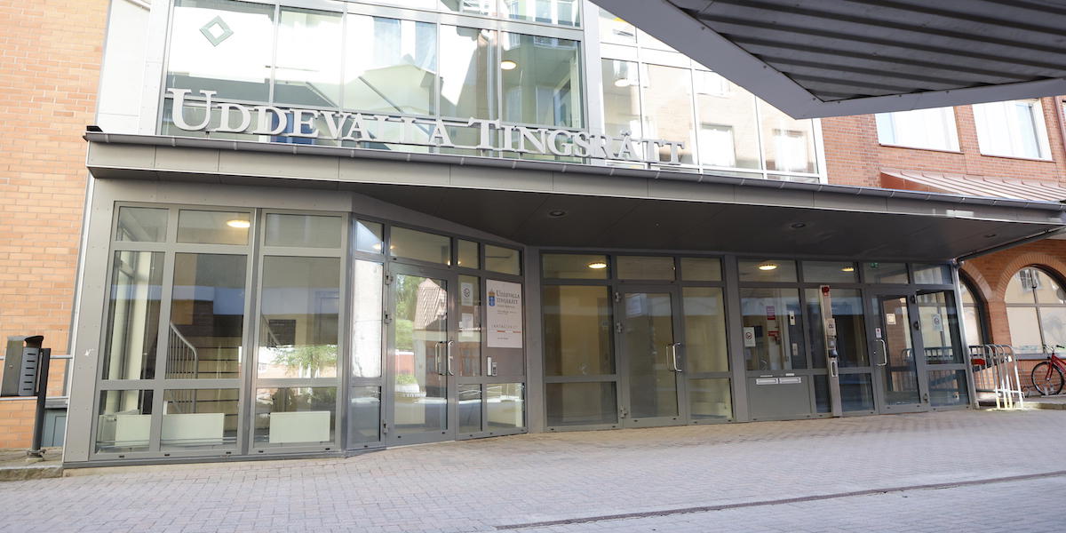 Uddevalla tingsrätt, som dömde en man som jobbade i hemtjänsten i Strömstad för mord på en 94-årig kvinna, en dom som senare fastställdes av hovrätten.