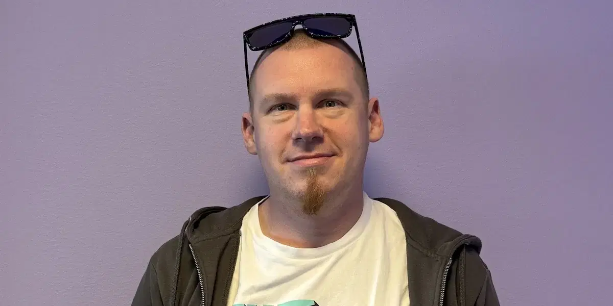 Christoffer Magnerholt, energiexpert på Tibber, han säger att i ett läge där många oroar sig för stigande energipriser väljer färre hushåll det elavtal som i genomsnitt varit billigast.