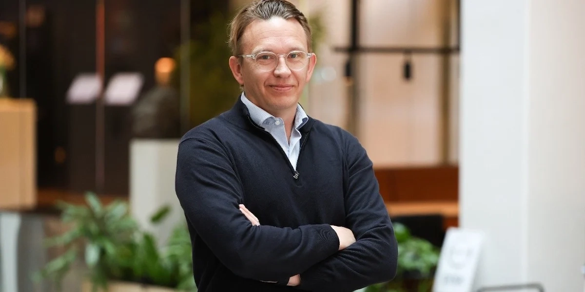 Magnus Elfdahl, affärschef för Risk och Hälsa på Skandia, han säger att tidiga insatser är avgörande för att förebygga sjukskrivningar och även bidrar till att minska skillnaderna i sjukskrivningstal mellan kvinnor och män.