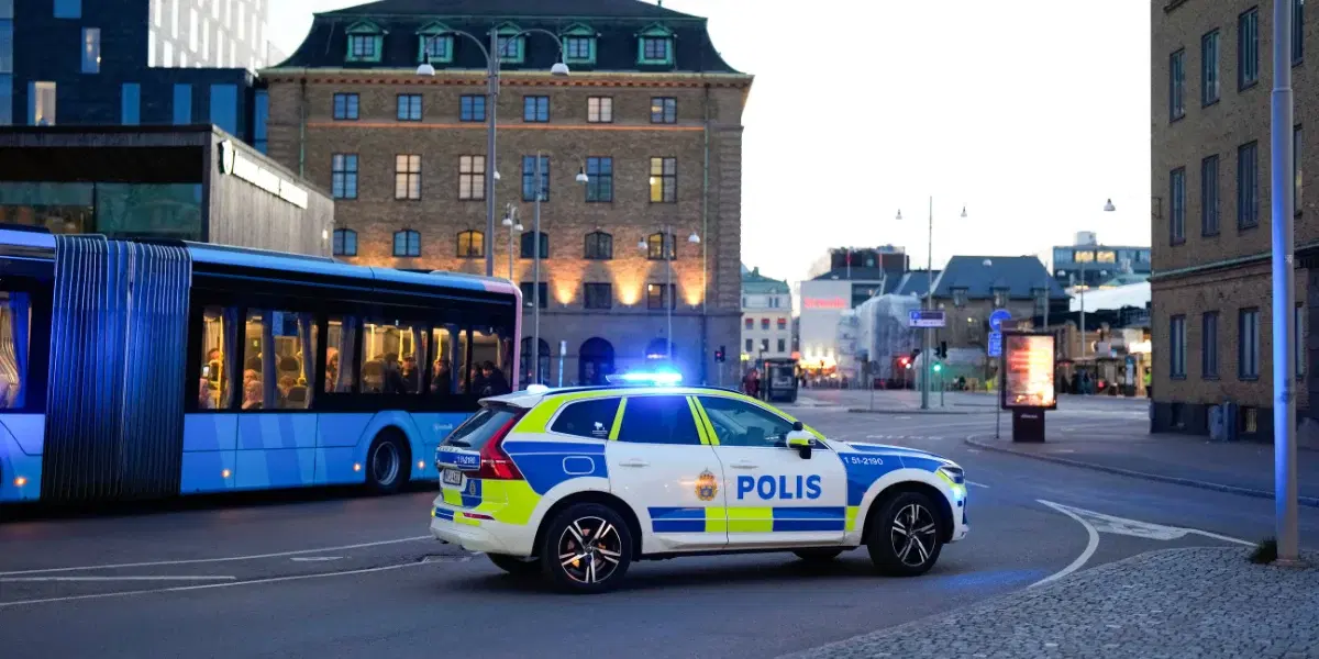 Polis