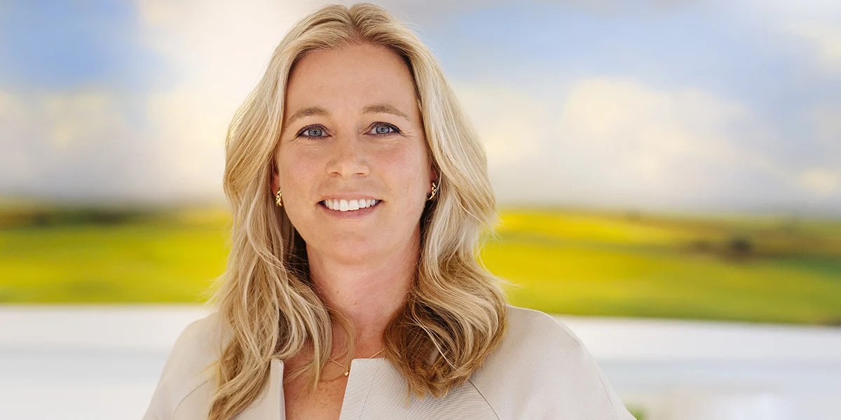 Catharina Åbjörnsson Lindgren, chef Företagsansvar på Landshypotek Bank, hon säger att bankens kartläggning visar att nästan halva inkomsten går till villalånet i vissa kommuner medan bara några få procent av inkomsten går till det på andra håli.
