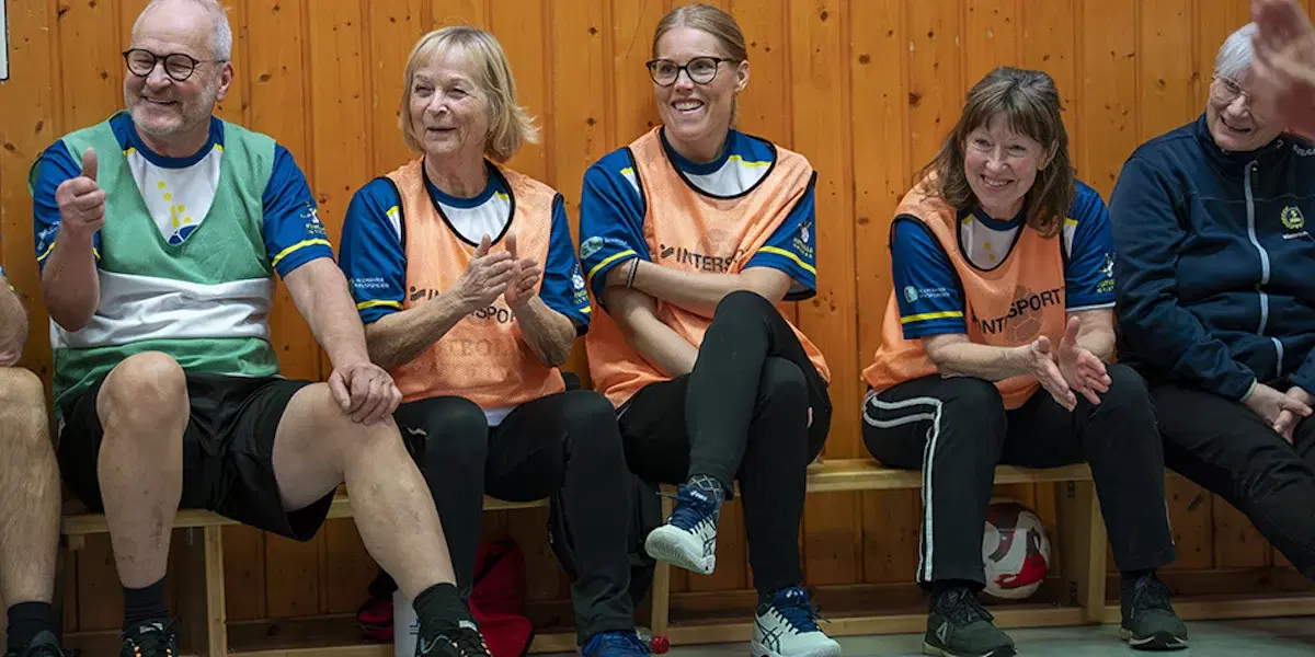 Seniorer i tyräningskläder. Tre av fyra seniorer tränar minst en gång i veckan och en av fyra är intresserad av träning som är anpassad för äldre.