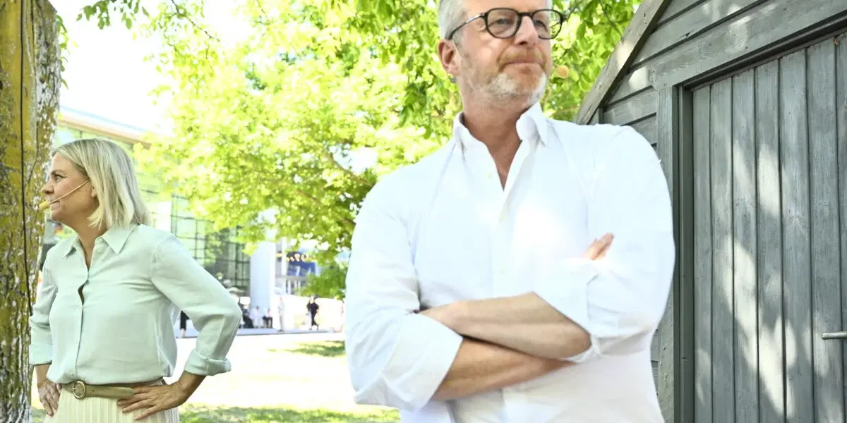 Socialdemokraternas partiledare Magdalena Andersson och ekonomisk-politiske talesperson Mikael Damberg i Visby. 