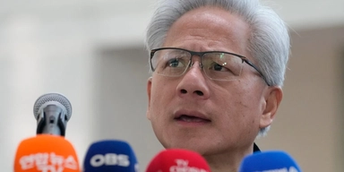 Nvidia, med grundaren och vd:n Jensen Huang, har tappat cirka 1 biljon dollar av sitt samlade börsvärde sedan mitten av maj. Arkivbild