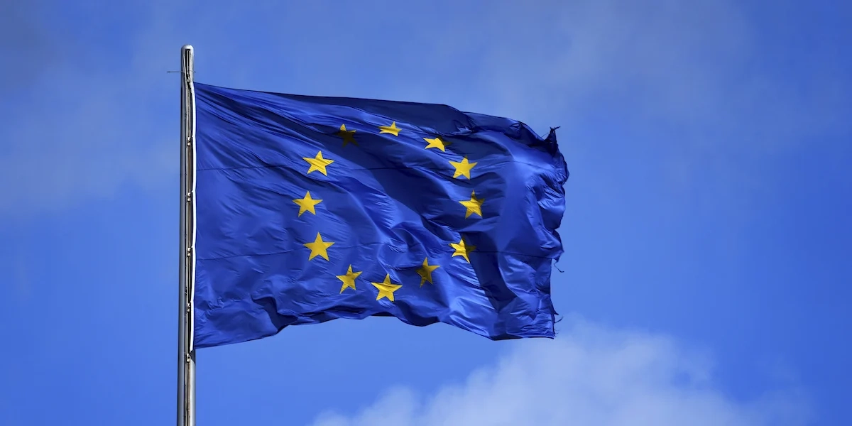 EU-flaggan. Eurobarometerundersökningen från våren 2026 visar att tre fjärdedelar av EU-medborgarna anser att EU är en stabil plats i en orolig värld.
