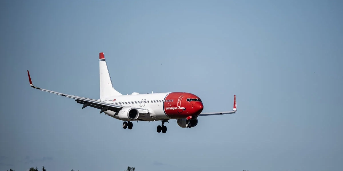 Ett flyg på väg att landa på Oslos flygplats Gardemoen. Arkivbild.