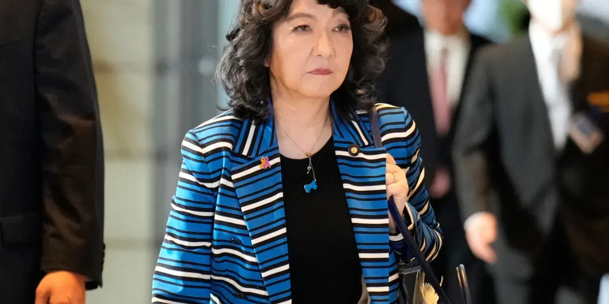 Japans finansminister Satsuki Katayama vid ett tidigare tillfälle. (TT/AP Eugene Hoshiko)  Arkivbild.