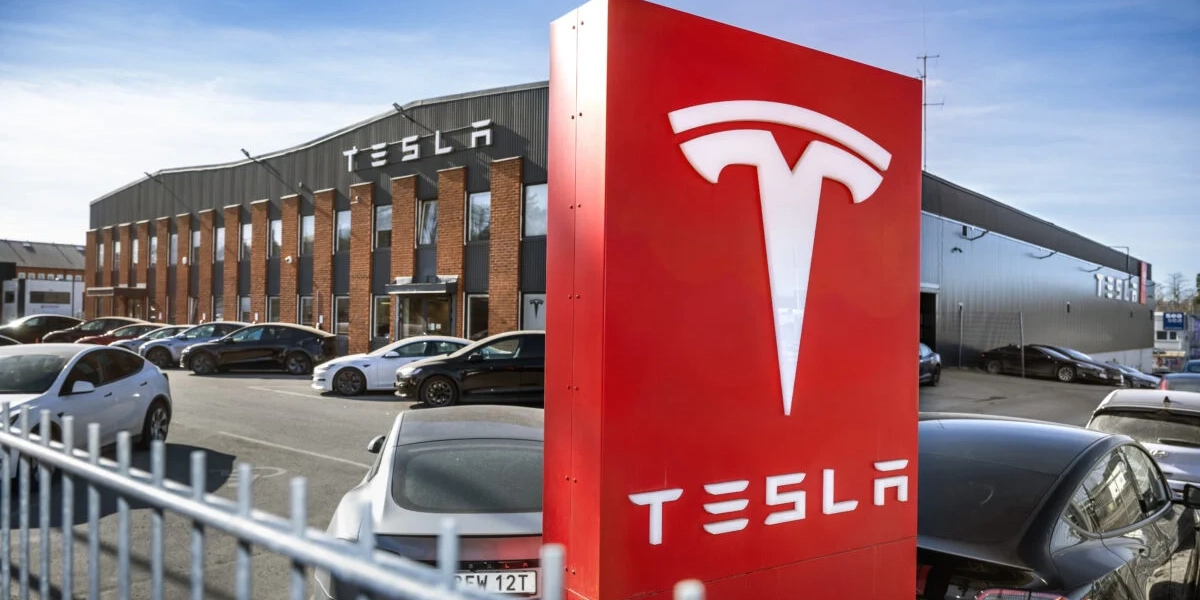 Tesla har använt metoder för att stoppa strejken som man inte sett i Sverige på 100 år, enligt eli-Pekka Säikkälä, avtalssekreterare LO. Arkivbild.