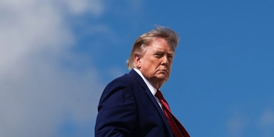 USA:s president Donald Trump, här på väg ombord sitt flygplan Air Force One i fredags.