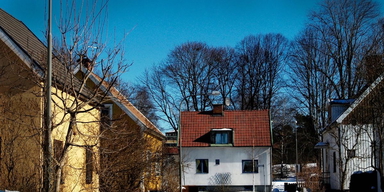 Äldre småhusbebyggelse i Lindeområdet i Johanneshov söder om Stockholm. Regeringen vill att fler småhus ska kunna energieffektiviseras och föreslår därför att bidraget för energieffektivisering i småhus utvecklas och förlängs