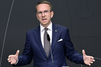 Infrastruktur- och bostadsminister Andreas Carlson (KD). Arkivbild.
