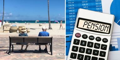 Ett pensionärspar på en bänk vid en solig strand och en miniräknare. Det här behöver du veta om du planerar att flytta utomlands som pensionär, det påverkar över hälften av alla pensionärer i Sverige.
